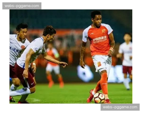 韦林顿揭幕战独中两元,成都新援迅速融入体系 韦林顿揭幕战独中两元,成都新援迅速融入体系